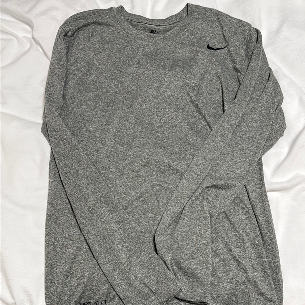 Nike Men's Gray Long Sleeve Shirt
